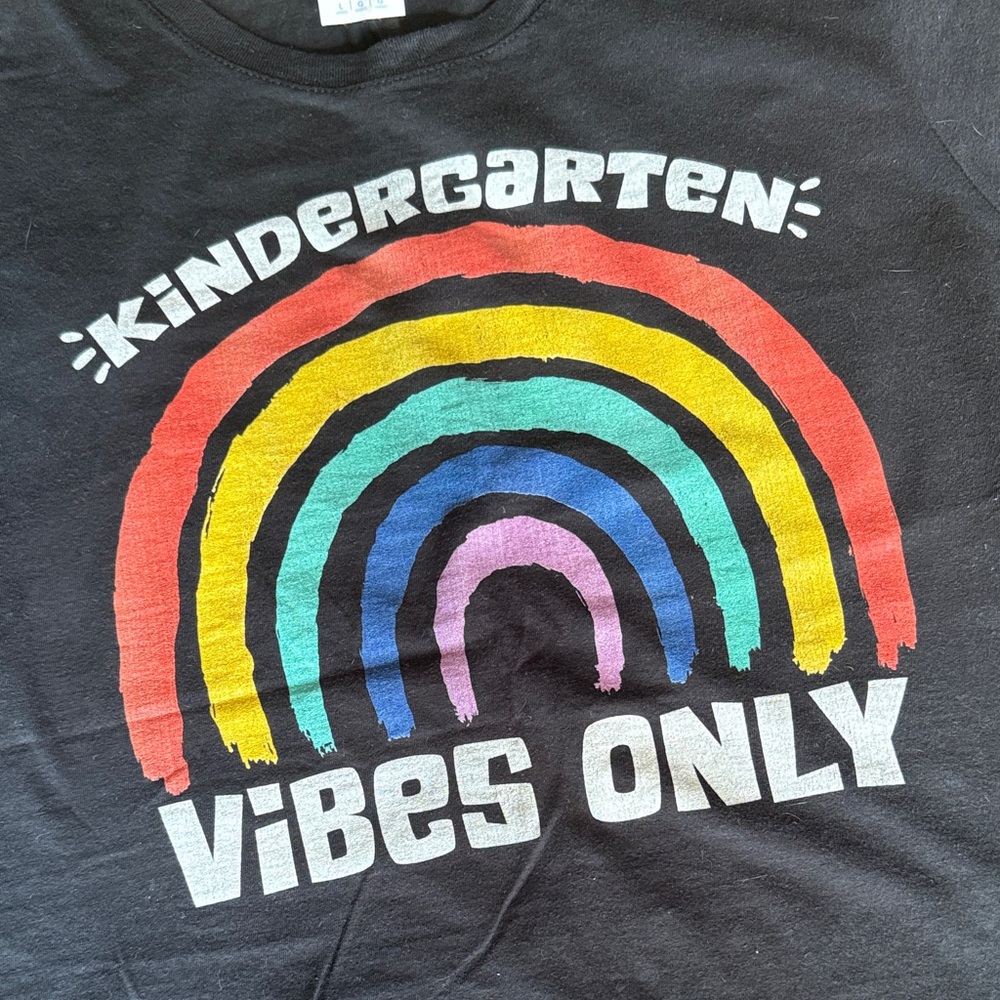 “Kindergarten Vibes Only” Black Women’s Shirt Teacher 🍎